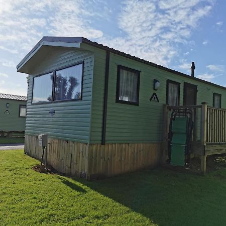 Woofles Luxury Caravan At Knaresborough Lido Exterior foto