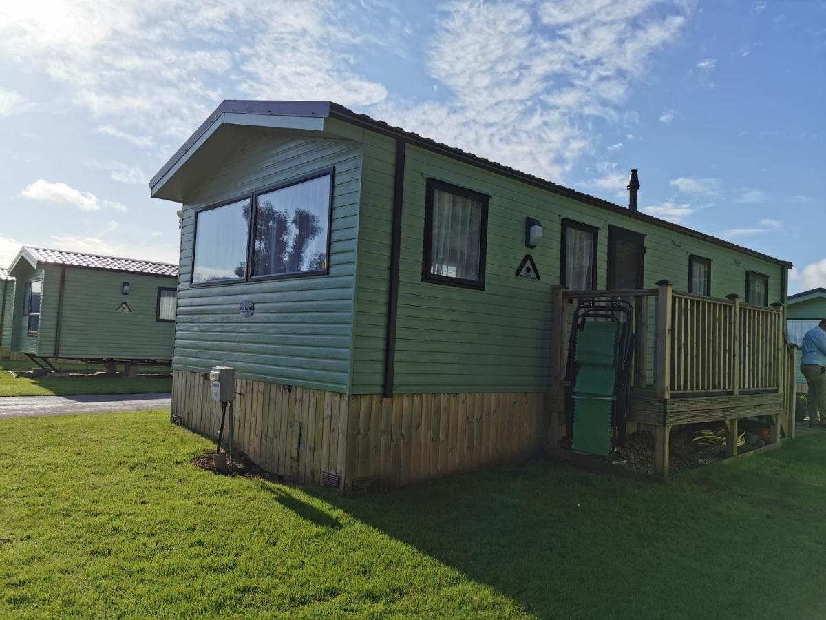 Woofles Luxury Caravan At Knaresborough Lido Exterior foto