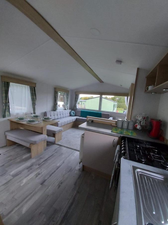 Woofles Luxury Caravan At Knaresborough Lido Exterior foto