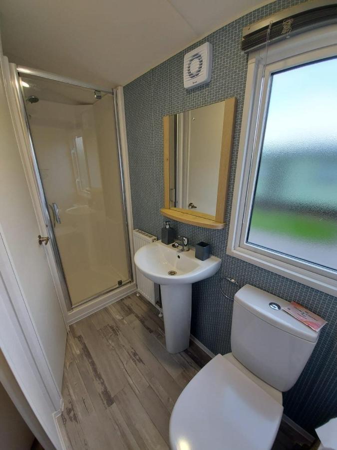 Woofles Luxury Caravan At Knaresborough Lido Exterior foto