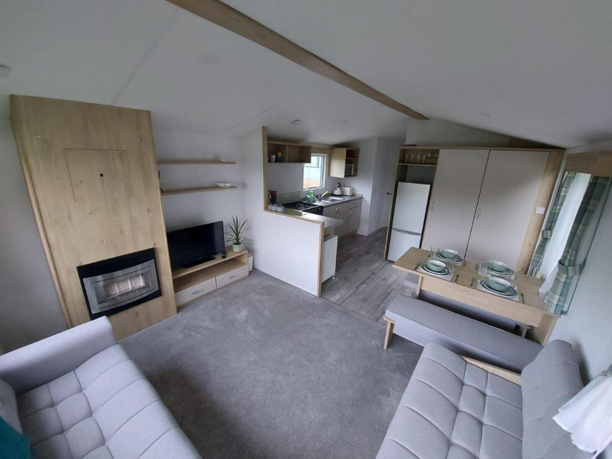 Woofles Luxury Caravan At Knaresborough Lido Exterior foto