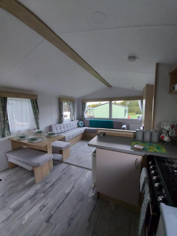 Woofles Luxury Caravan At Knaresborough Lido Exterior foto